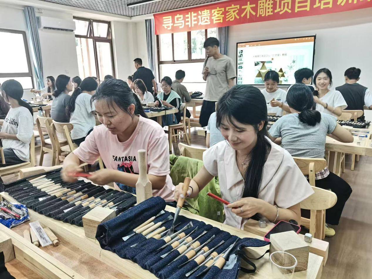 深寻携手共建非遗工坊,赋能乡村振兴新图景
